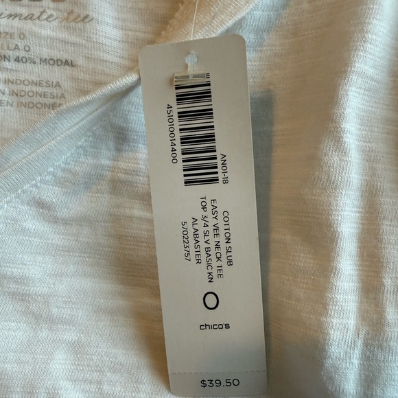 Chico’s Women's White V-Neck Top The Ultimate Tee Size O/ small NWT - Picture 4 of 4